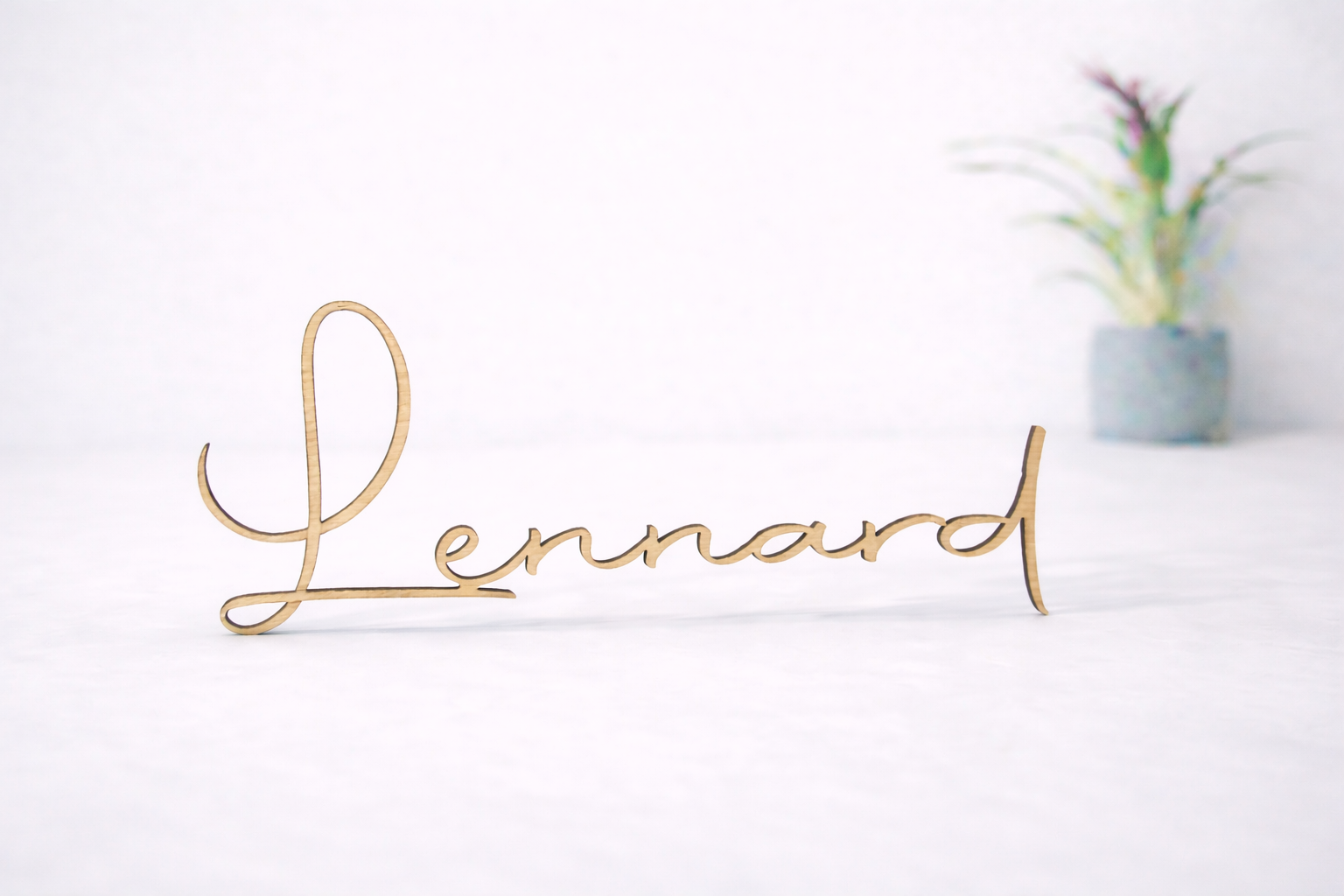 Eleganter Holz Schriftzug – Mit individuellen Text