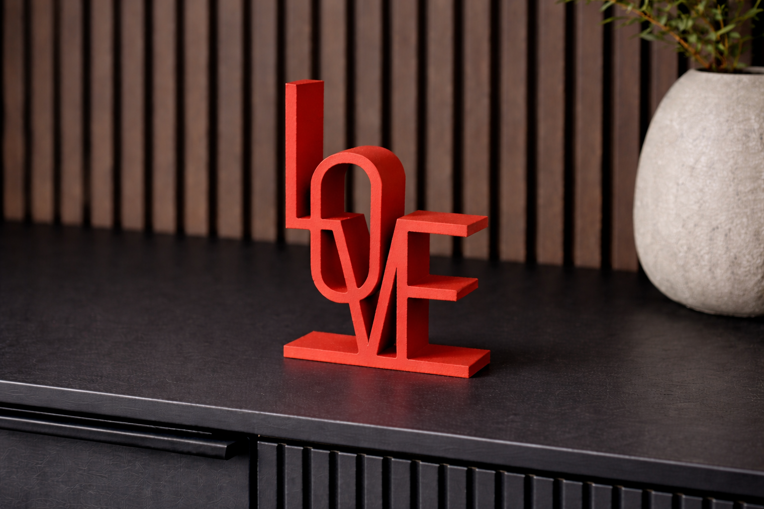 LOVE Skulptur modern – Zeitlose Liebesdekoration